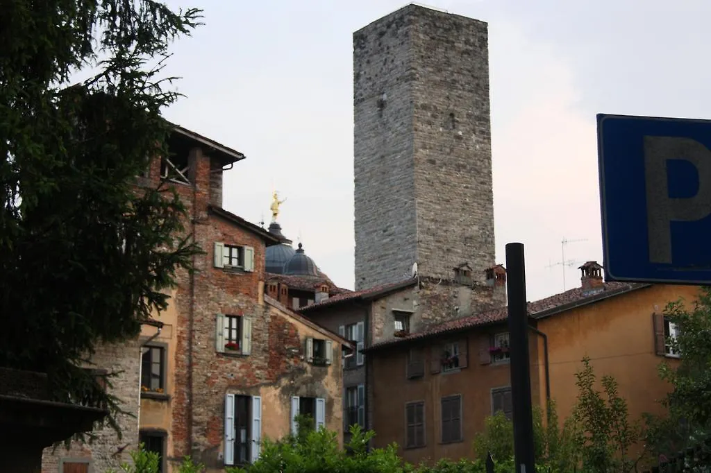 Apartment Dimora Del Riccio 2 Hotel Bergamo